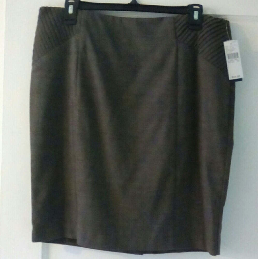 Skirt NWT